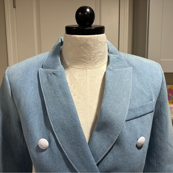 NWOT Kourt double-breasted light denim blazer with white buttons Size Small - Picture 4 of 9